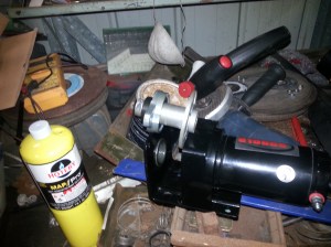 Setting the support bearing position prior to fitting the Drive pulley.